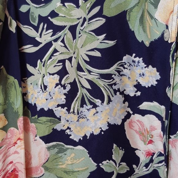🌺LIZ CLAIBORNE Floral Button Top - Picture 7 of 9